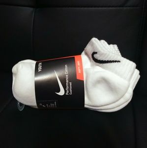 NEW TODDLER SIZE 3Y-5Y LOW CUT WHITE NIKE SOCKS